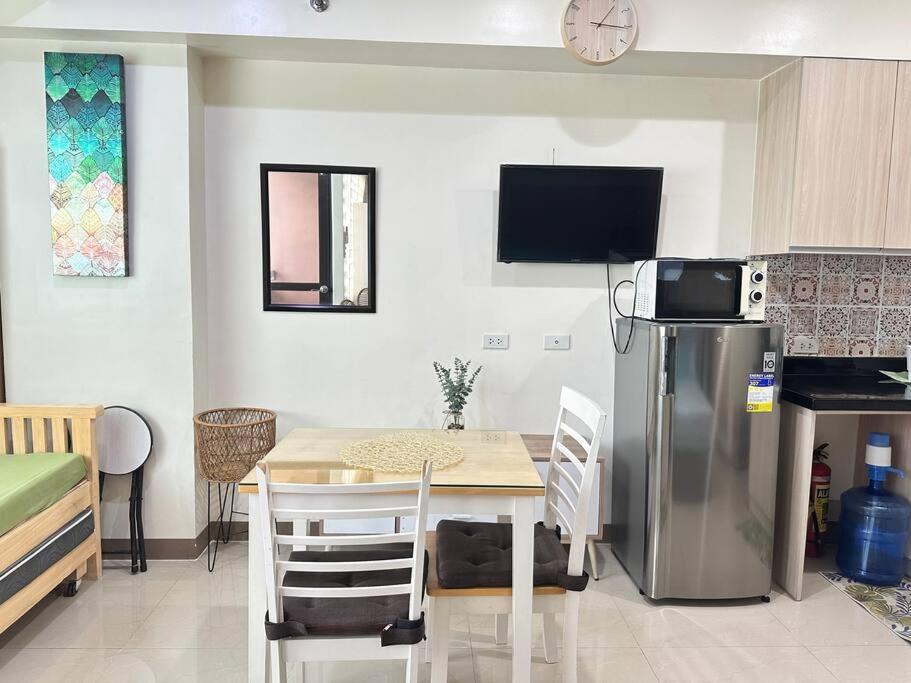 Apartment 5-guest Seaview Flat Near Ayala Wi-fi Pool