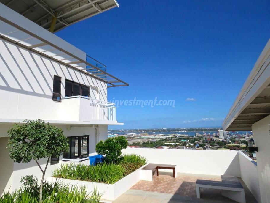 Apartment 5-guest Seaview Flat Near Ayala Wi-fi Pool Cebu