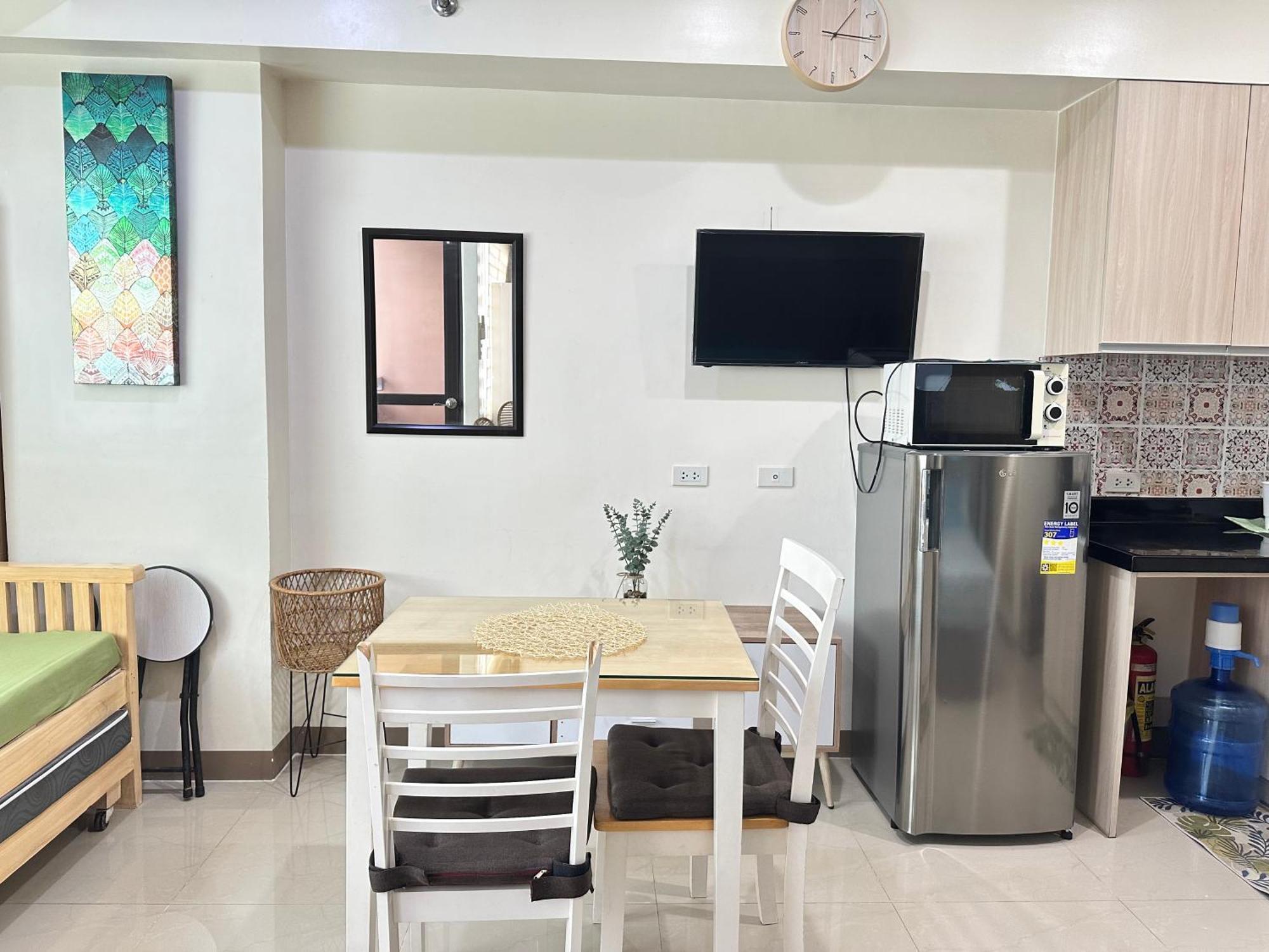 5-guest Seaview Flat Near Ayala Wi-fi Pool Apartment Cebu