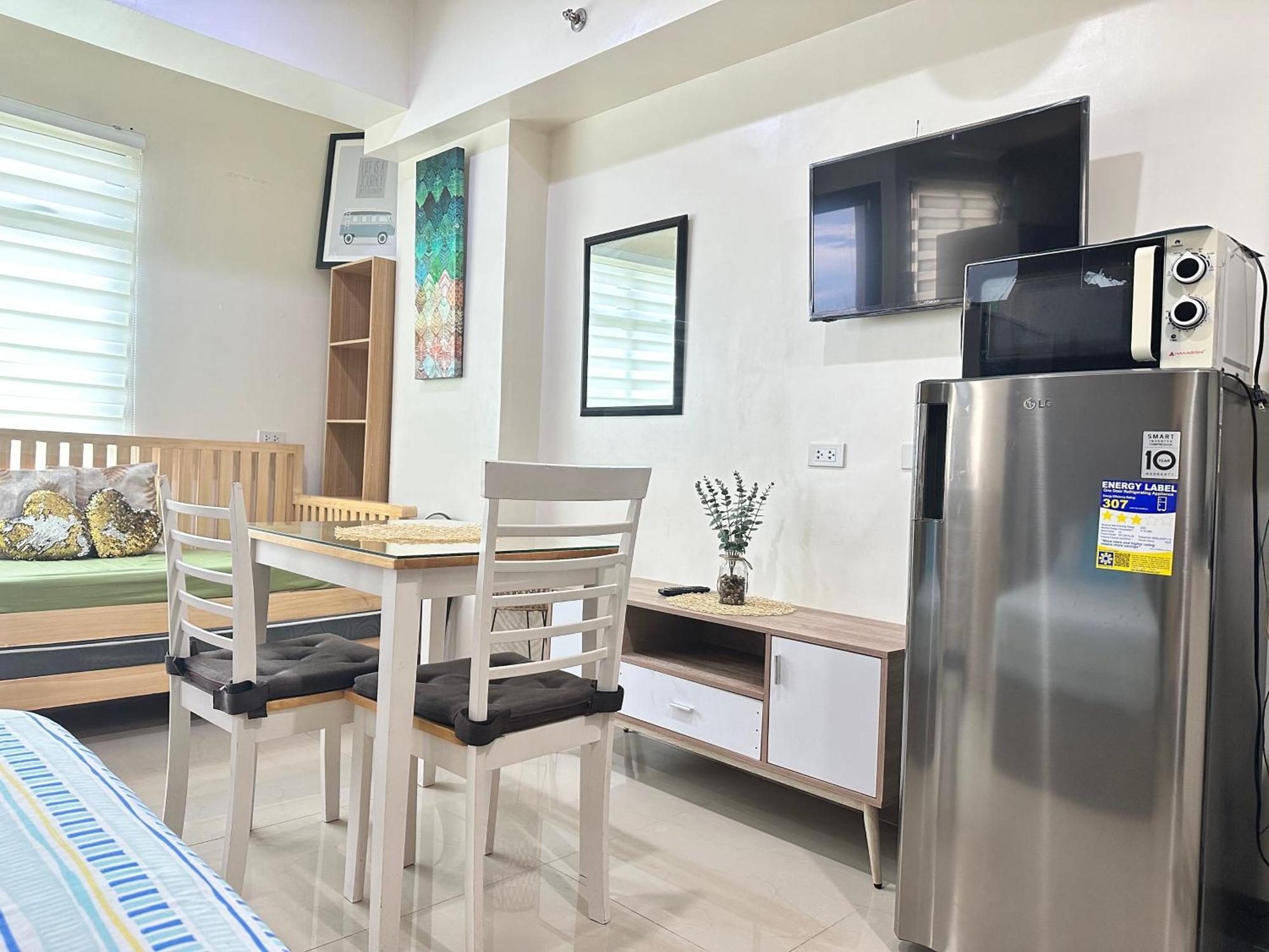 Apartment 5-guest Seaview Flat Near Ayala Wi-fi Pool Cebu